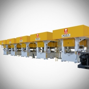 1000トン油圧深絞りプレス